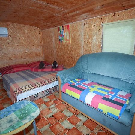 Karavan Sturovo Luaran gambar