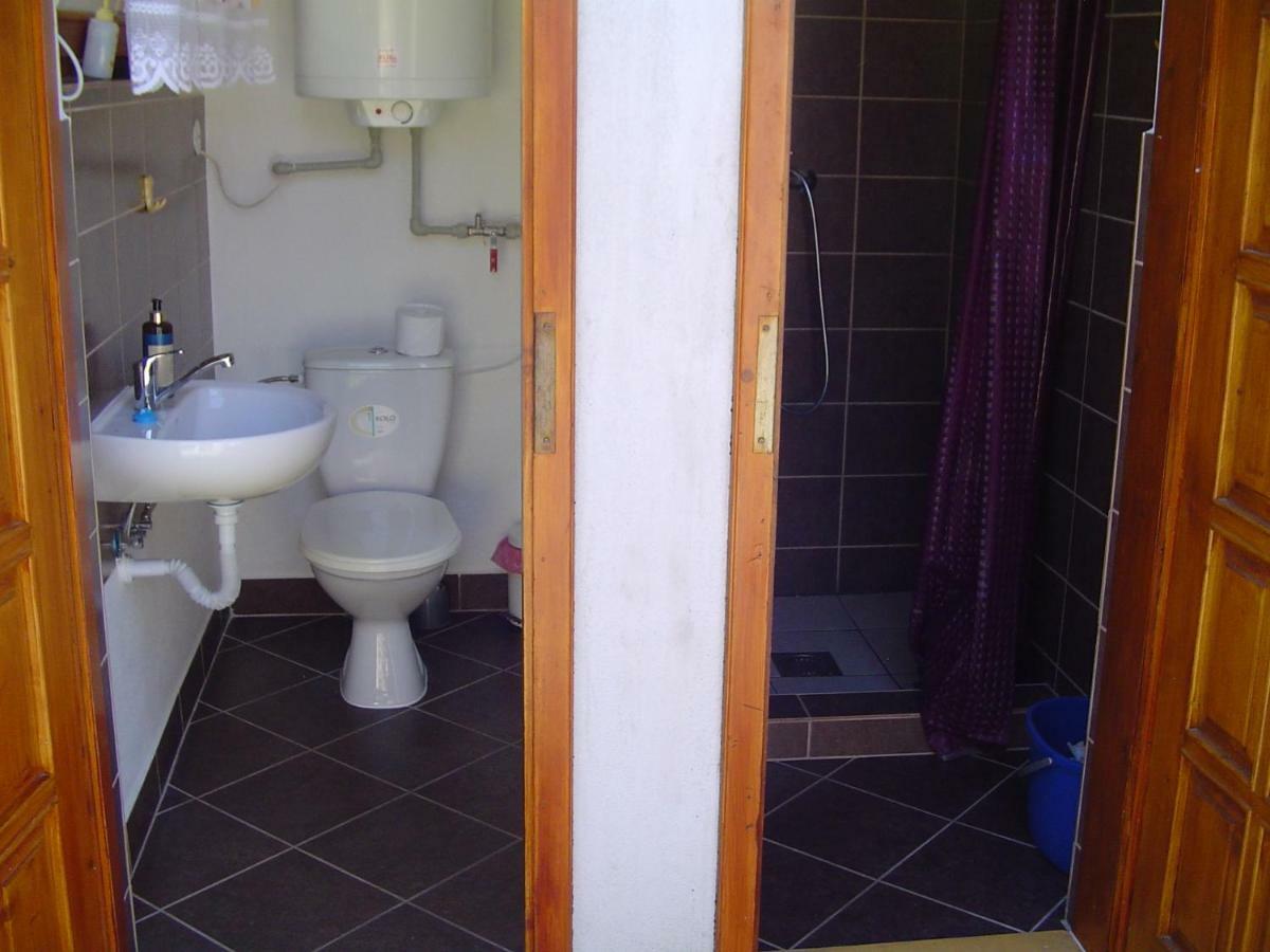 Karavan Sturovo Luaran gambar