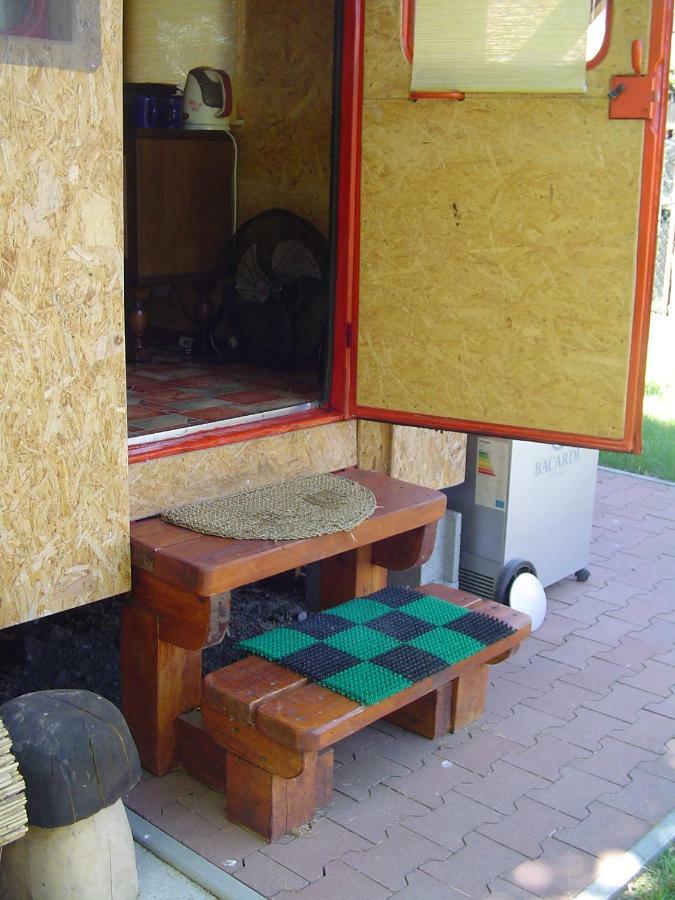 Karavan Sturovo Luaran gambar