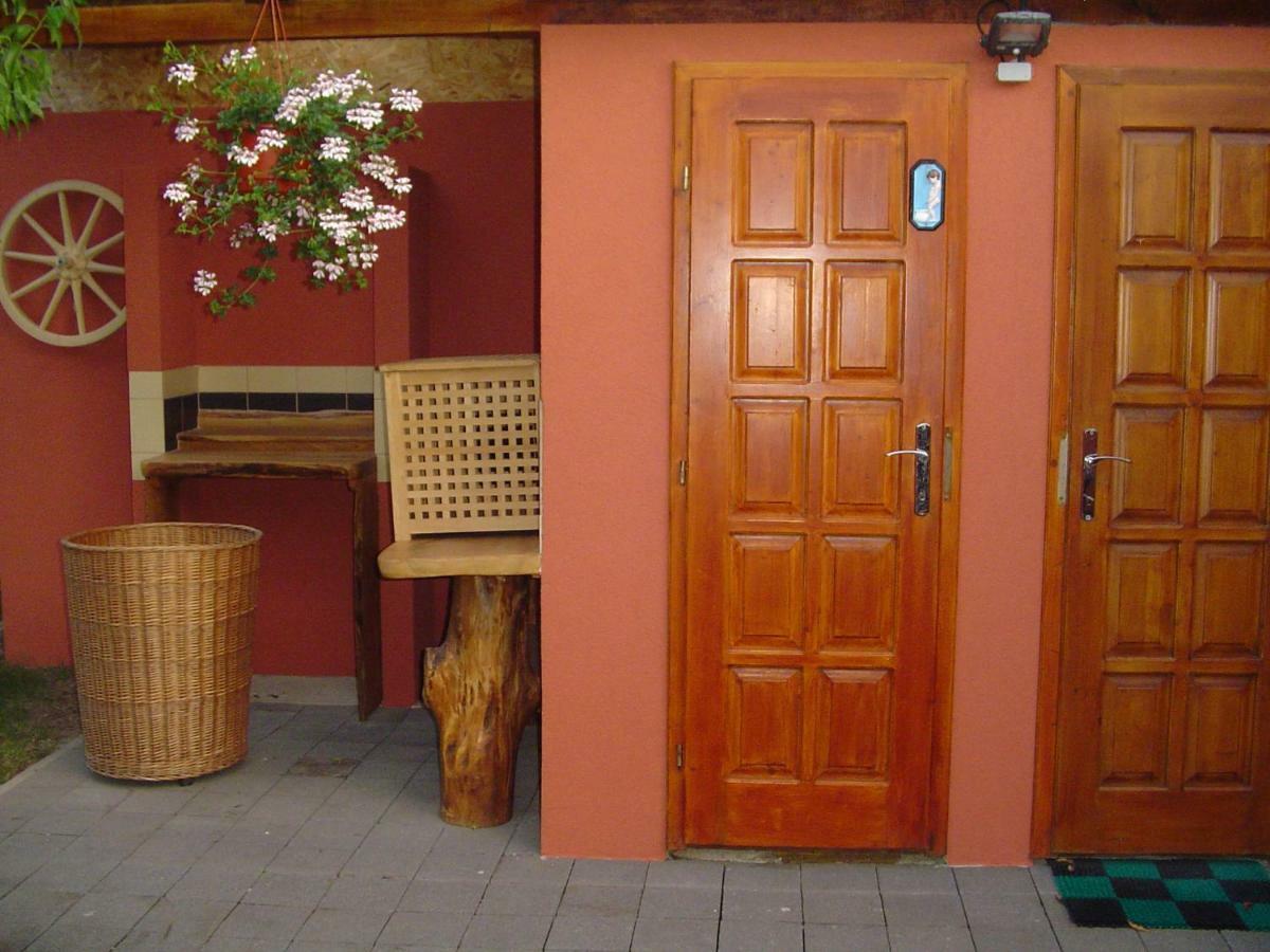 Karavan Sturovo Luaran gambar