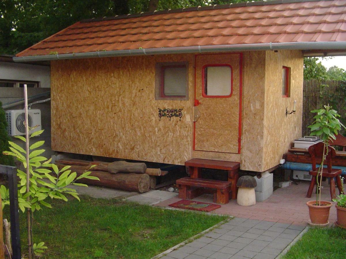 Karavan Sturovo Luaran gambar